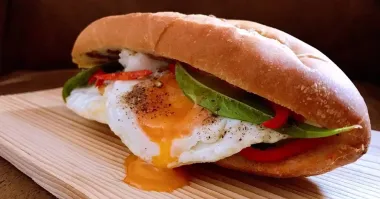 Bánh Mì Ốp La